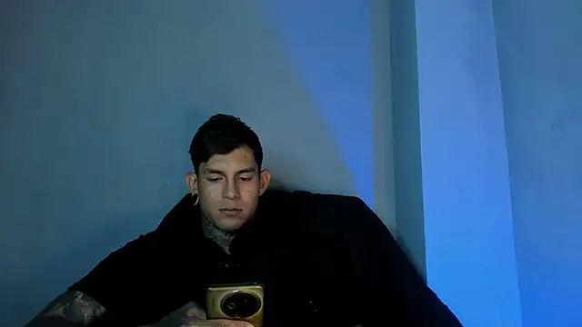 Travisttanner28 live