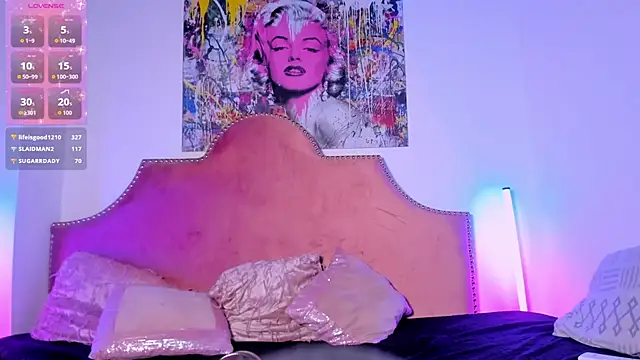 TyraHoney live