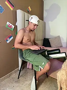 Noah_Smith01 live