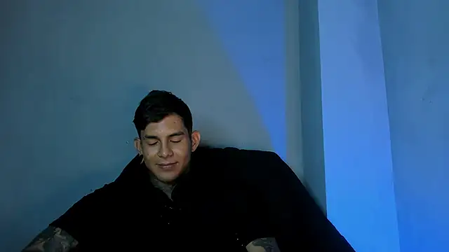 Travisttanner28 live