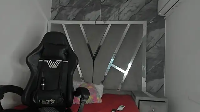 Mia_Petiteht live