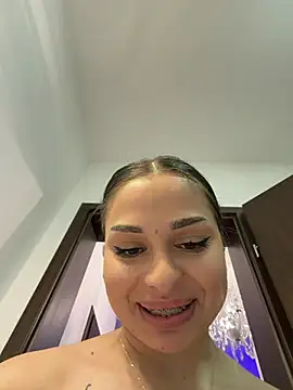 Olivia_Noor live