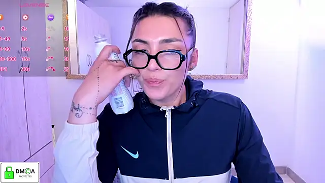 EricaVanderhill live