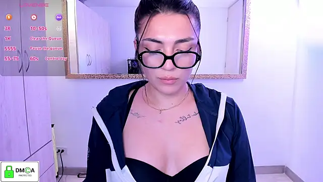 EricaVanderhill live