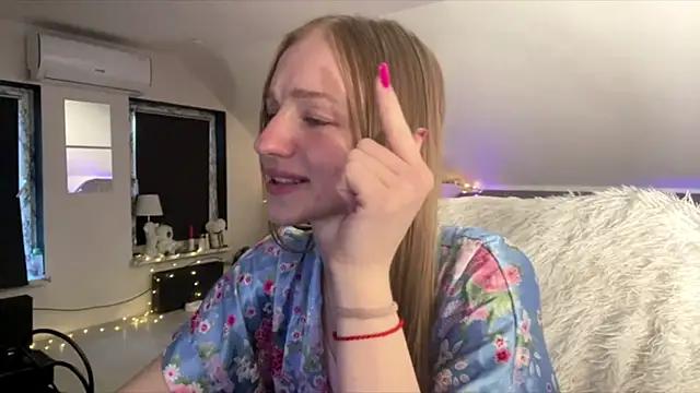 Anika_Socutehe live