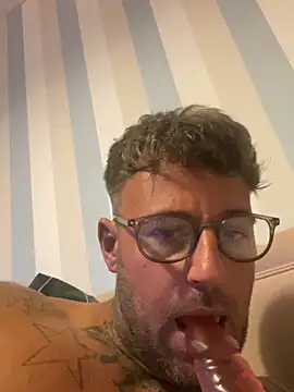 Newcastle_tattedfarmer live
