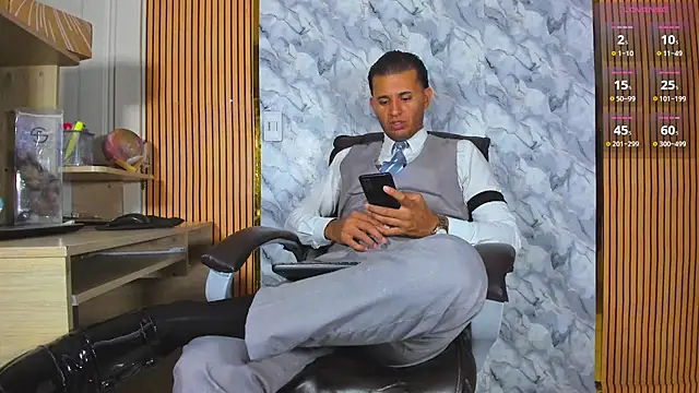 Hideintheoffice live
