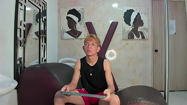 BLACK_AND_WHITET live