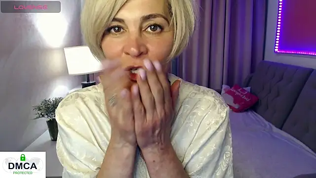 Blonde_lola444 live