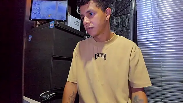 boy_bigcock24cm live