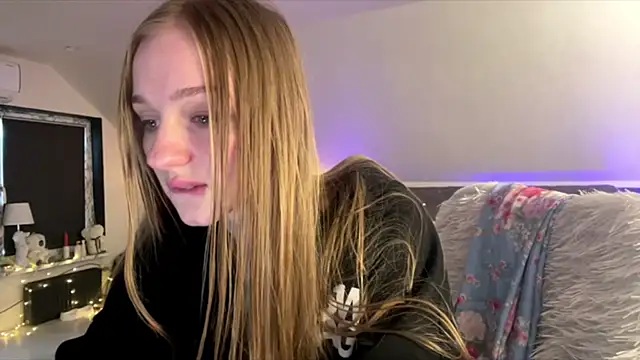 Anika_Socutehe live
