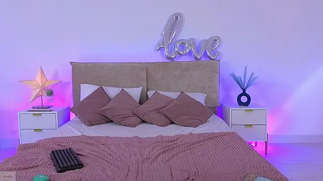 Jules_night live