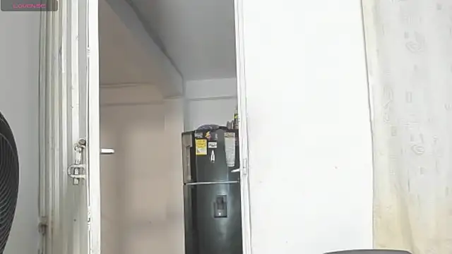 Lara_vela live
