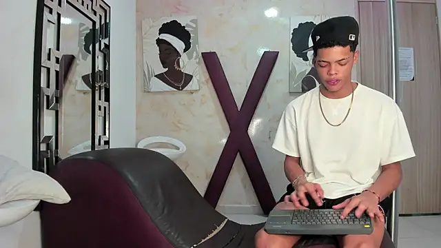 BLACK_AND_WHITET live