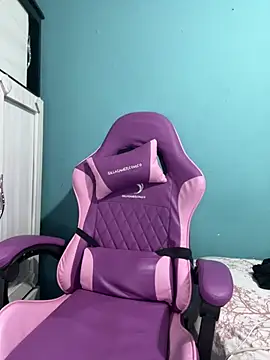 April_Becker live