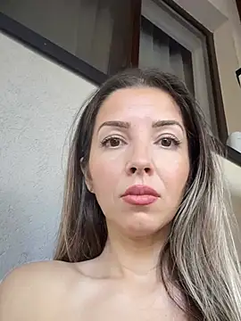 SoniaDeviis live