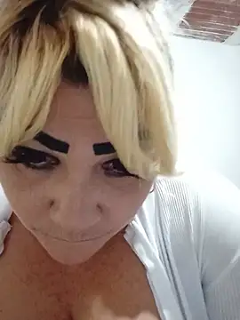 BonniAdams live