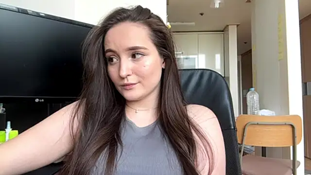 Emilly_Cart live