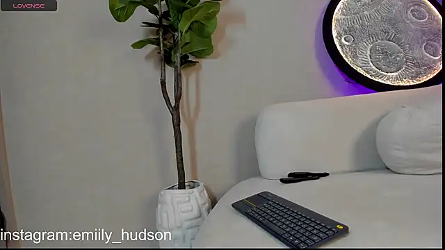 emily_huddson_ profile