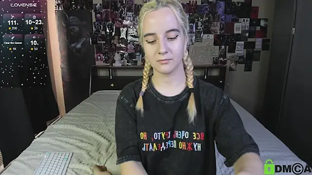 Naomi1Hinata live