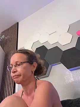 AnnikaRose live