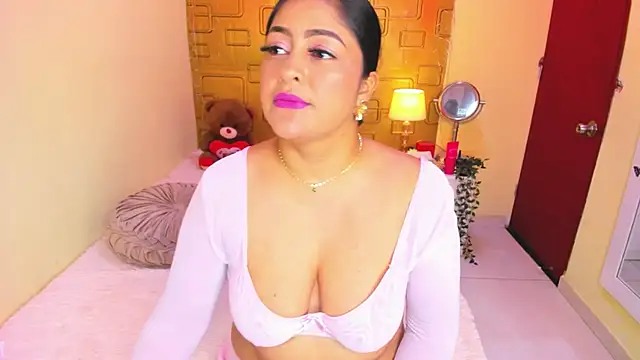 Julia_Haye live