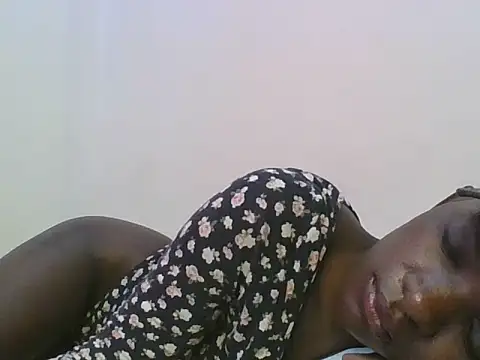 ebonypetite2 live
