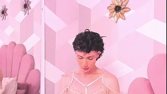 KylieMonnett live