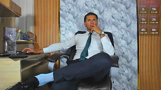 Hideintheoffice live