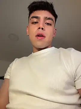 aronnhidden live