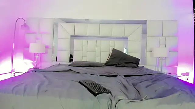 Tiffany_and_celeste_ live