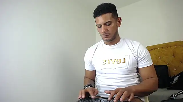 Chris_Dick23 live