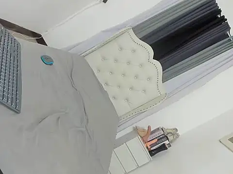 Aliyah_Bucks live