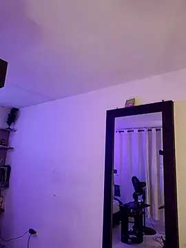 Sarah-Stoner live