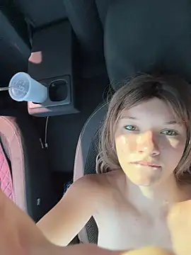 girl-Emily live