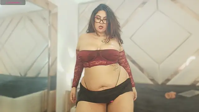 Mia_Pembroke_ live