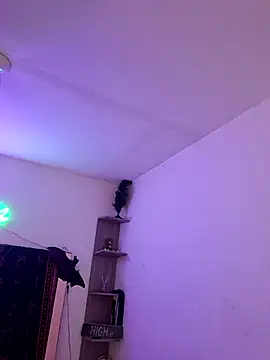 Sarah-Stoner live