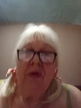 Alexia64231 live