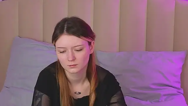 AlyssFrost live