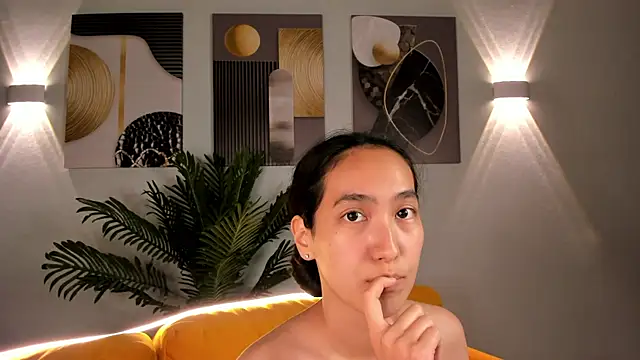 FlirtyAura live