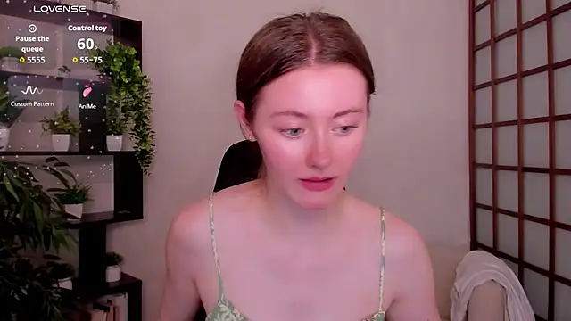KateCuddle live
