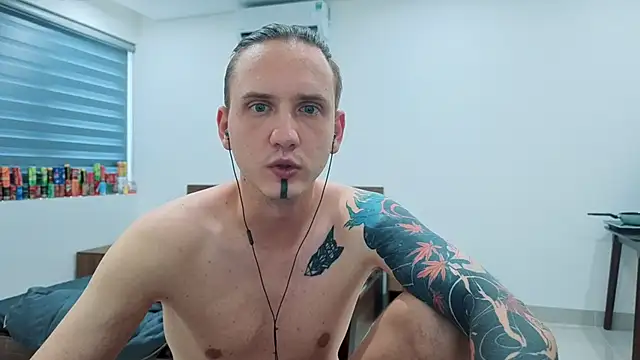 Silent_Stitch live