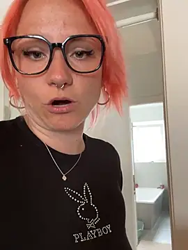 Fiebie_licious_ live