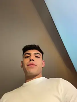 aronnhidden live
