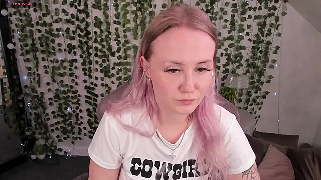 Jooyce_Howward live