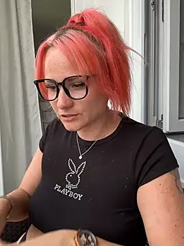 Fiebie_licious_ live