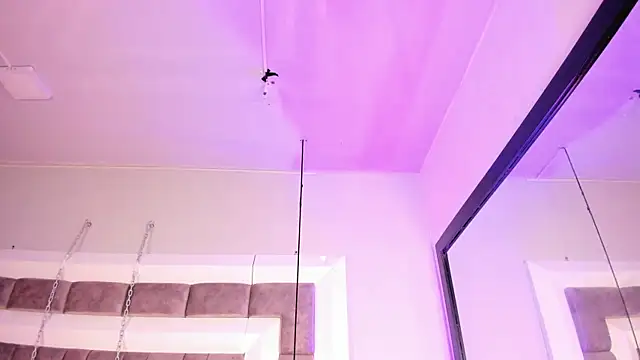 LucasThomson_ live
