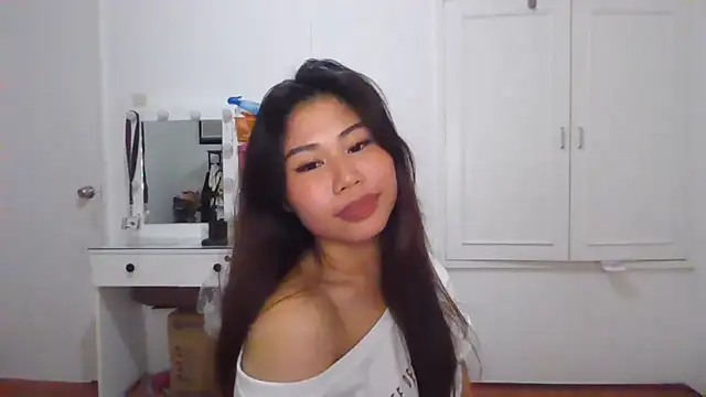 CathleenLaurole live