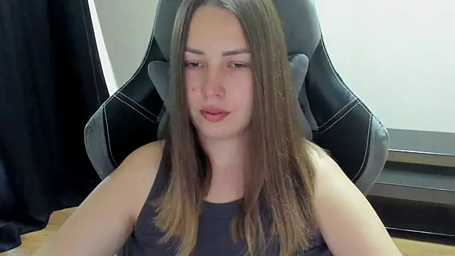 Mia_shy1 live