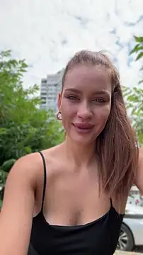 KikiWatson live